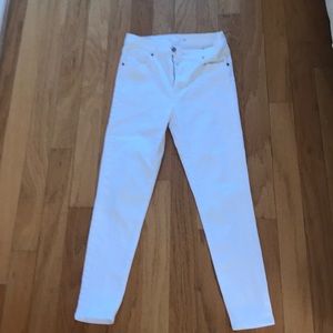 Levi’s white jeans size 28 Mile High Super Skinny